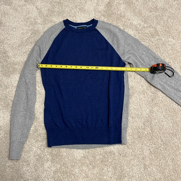 Banana Republic Sweater - Picture 2 of 4